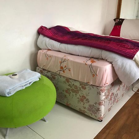 An Extra Large Room With Patio & Own Front Entrance Rotherham Rawmarsh Экстерьер фото